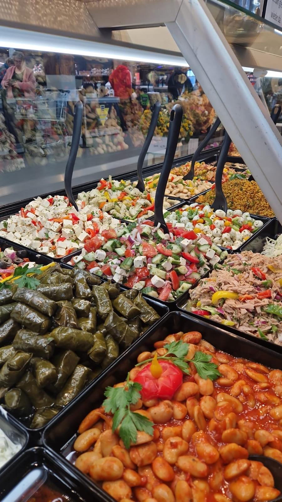 Frische Mezes, Dolma, Salate